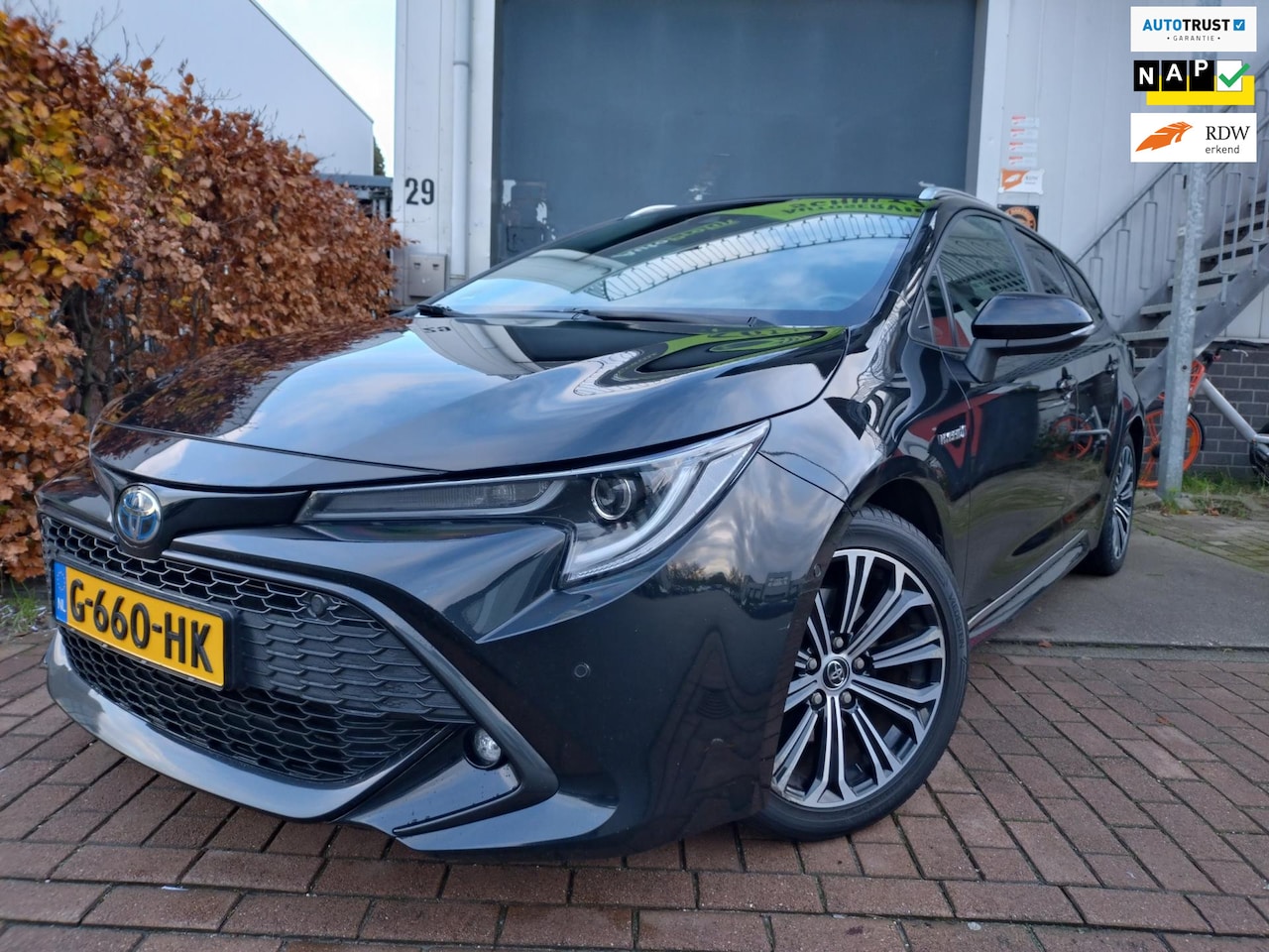 Toyota Corolla Touring Sports - 2.0 Hybrid Style panorama / open dak - AutoWereld.nl