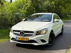 Mercedes-Benz CLA-Klasse - 180 Ambition | Lederbekleding + Stoelverwarming Nu € 10.975,