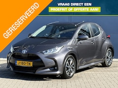 Toyota Yaris - 1.5 Hybrid First Edition | Navigatie | Camera | Afneembare trekhaak | Climate control