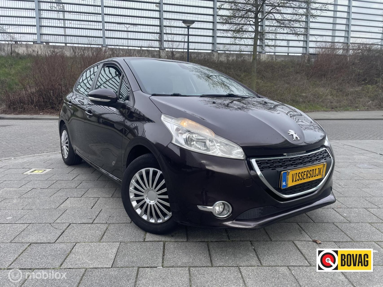 Peugeot 208 - 1.2 VTi Blue Lease Executive | Trekhaak - AutoWereld.nl