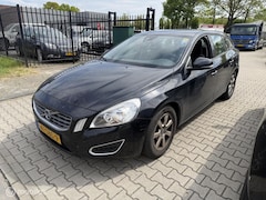 Volvo V60 - 1.6 T3 Summum