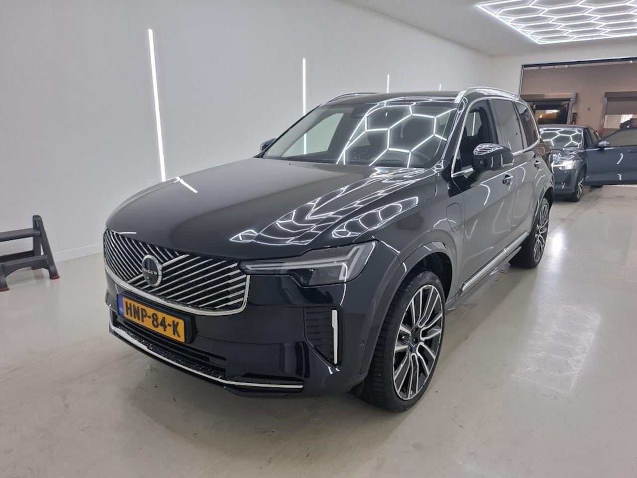 Volvo XC90 - T8 Plug-in hybrid AWD Ultra Bright | Luchtvering | Nappaleer | Stoelventilatie | Trekhaak - AutoWereld.nl