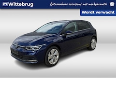 Volkswagen Golf - 1.5 TSI 130PK Style / Memory Seat / Stuur + Stoelverwarming / Parkeersensoren V+A / Full-L