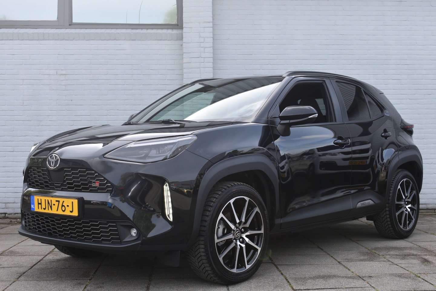 Toyota Yaris Cross - 1.5 Hybrid 130 GR SPORT Automaat 130pk | BSM | PDC | Voorstoelen verwarmd | Trekhaak | - AutoWereld.nl