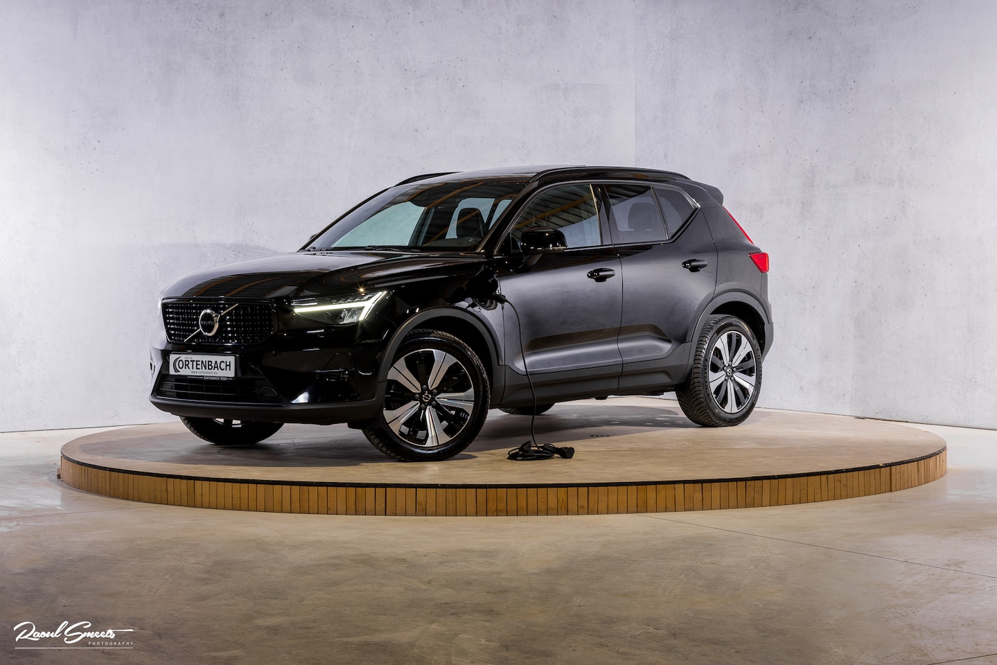 Volvo XC40 - 1.5 T5 Plug-in hybrid Ultimate Dark | Panorama dak | Adaptieve cruise | Harman Kardon | Bl - AutoWereld.nl