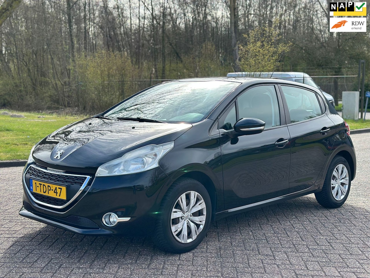 Peugeot 208 - 1.2 VTi Envy/AIRCO/CRUISE/NAVI/PARKEERSENS ACHTER - AutoWereld.nl