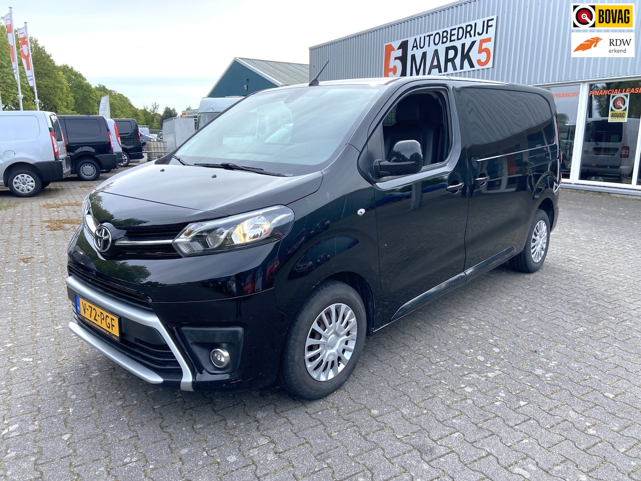 Toyota ProAce Worker - 2.0 D-4D Cool Comfort dubbele schuifdeur 2500 kg trekgewicht - AutoWereld.nl
