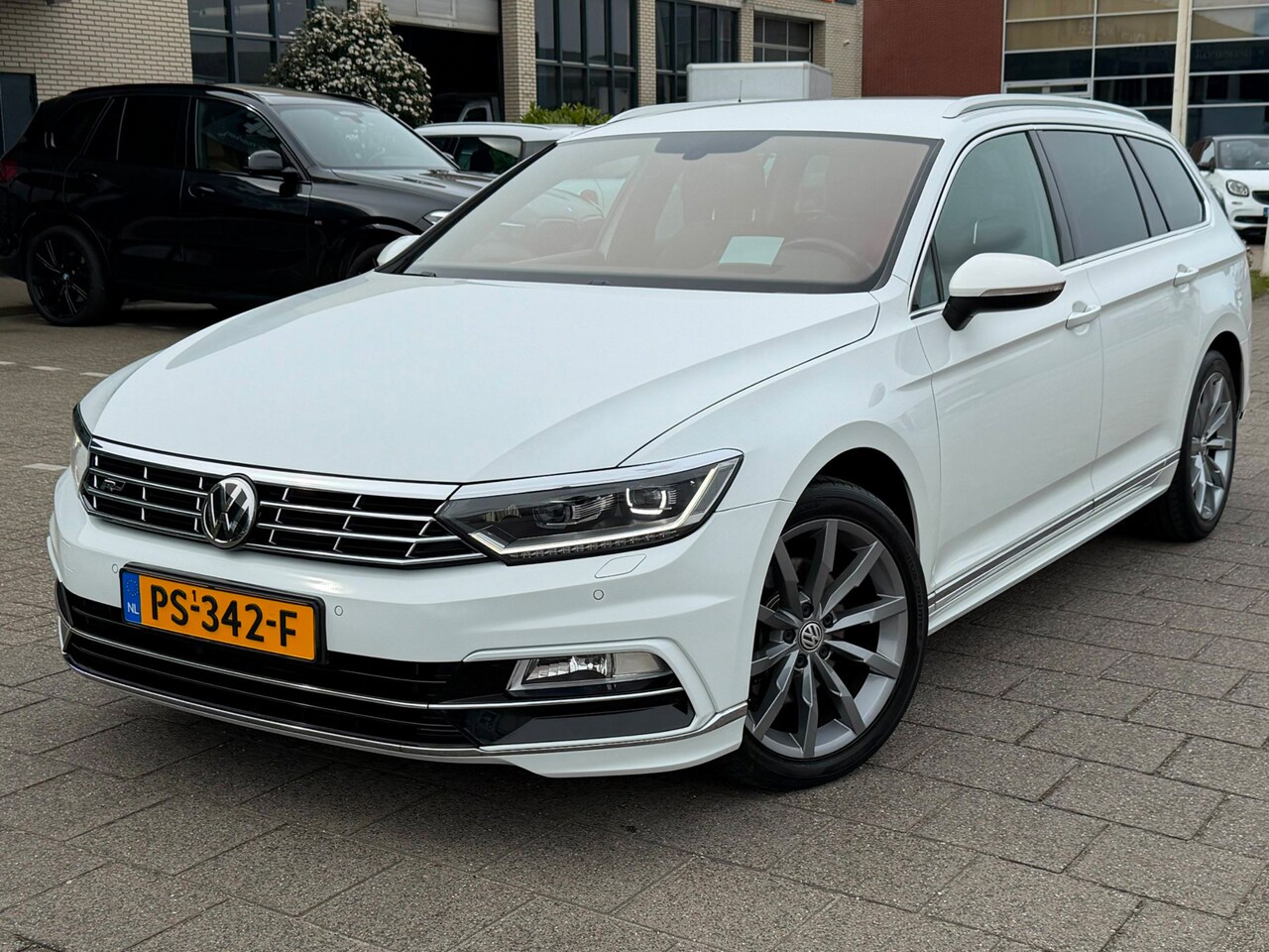 Volkswagen Passat Variant - 1.4 TSI Highline Business R 1.4 TSI Highline Business R - AutoWereld.nl