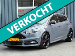 Ford Focus - 2.0 ST Navigatie, Camera, Climate control, Leder, Goed onderhouden