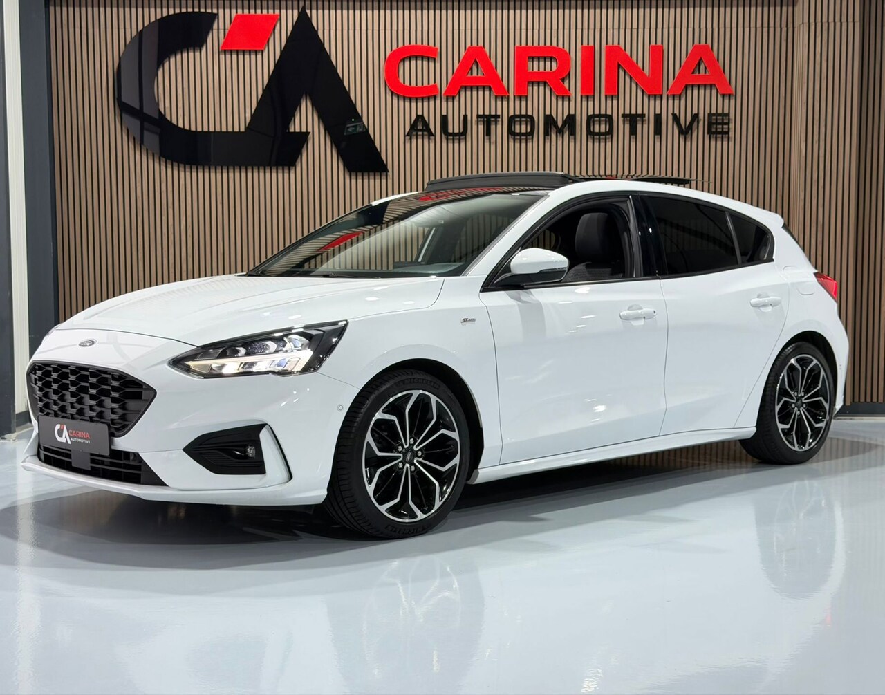 Ford Focus - 1.0 EcoBoost ST Line / Panorama Dak / B&O Geluidssysteem / Winter Pakket / Navigatie Full - AutoWereld.nl