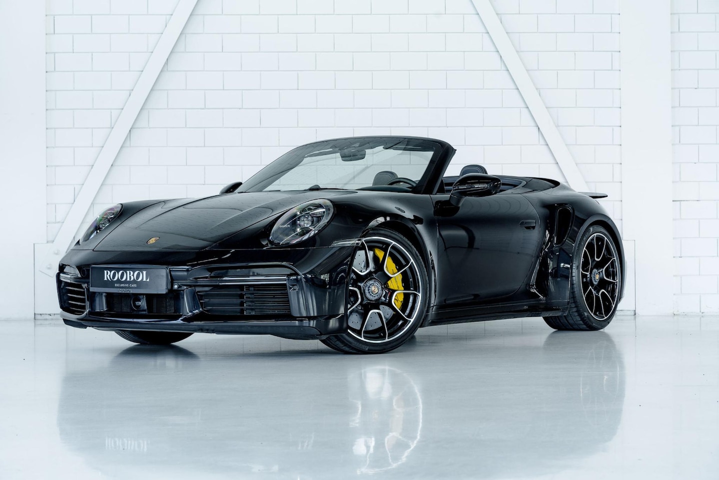 Porsche 911 Cabrio - 3.8 Turbo S l Akrapovic l Burmester l Lift - AutoWereld.nl