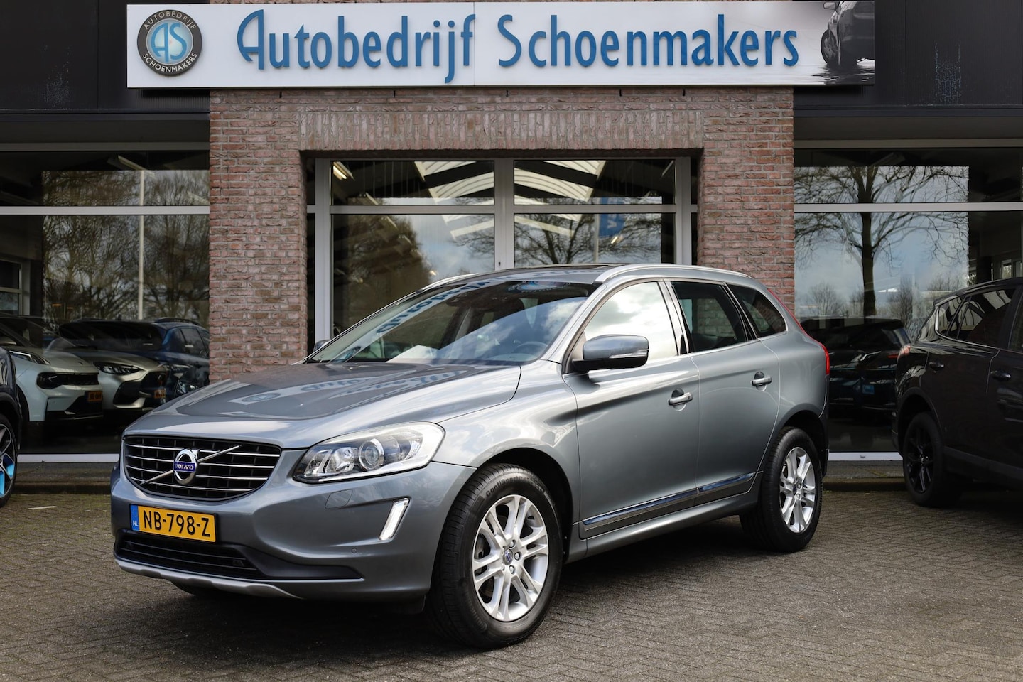 Volvo XC60 - 2.0 T5 FWD Polar+ TREKHAAK-AFN PANO LEER MEMORY STOELVERW. DAB CAMERA CRUISE CLIMA NAVI 2X - AutoWereld.nl