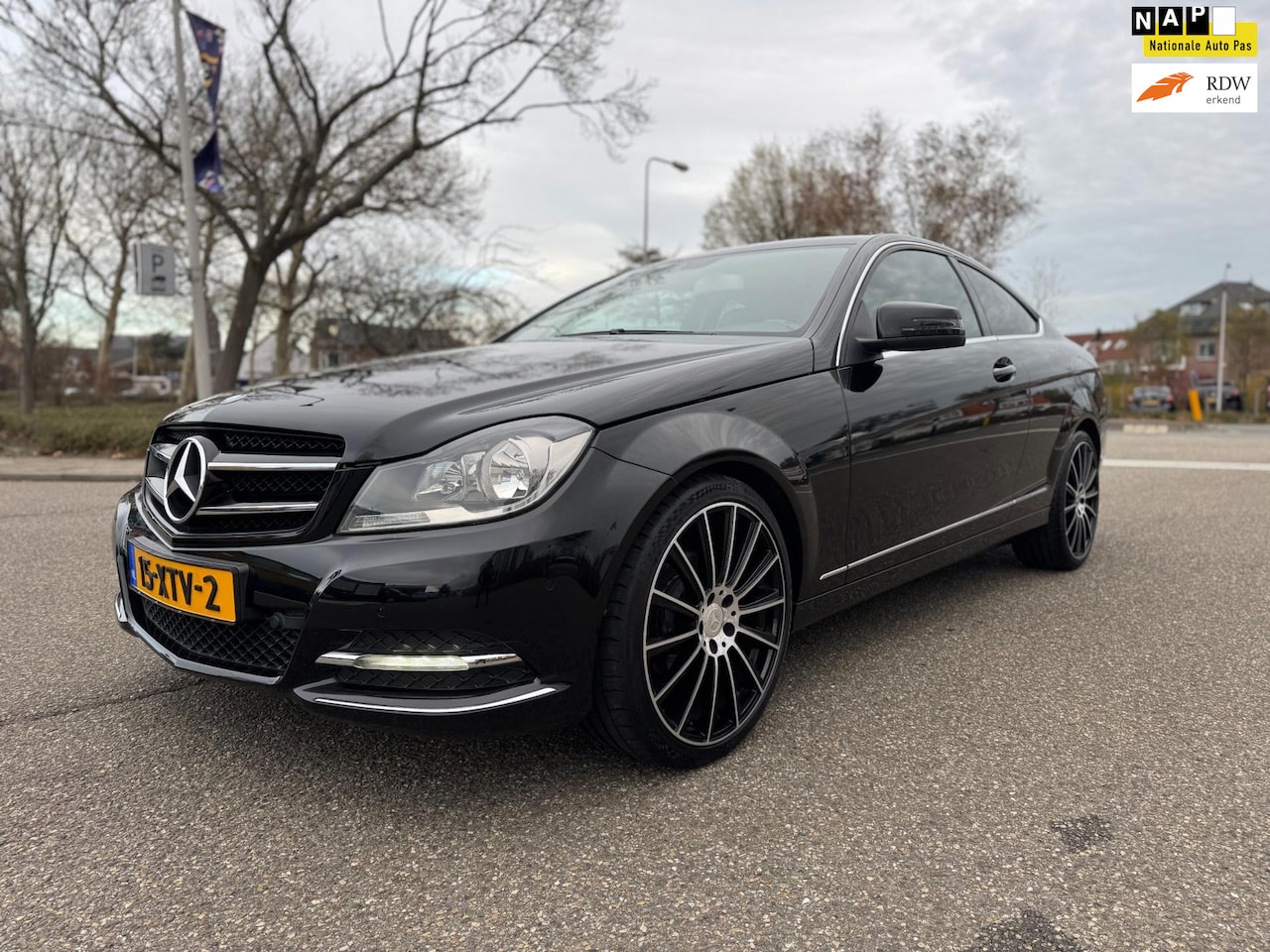 Mercedes-Benz C-klasse Coupé - 180 Ambition / airco / cruise.control / leder / pdc / elek.pakket / lmv / nap.... - AutoWereld.nl