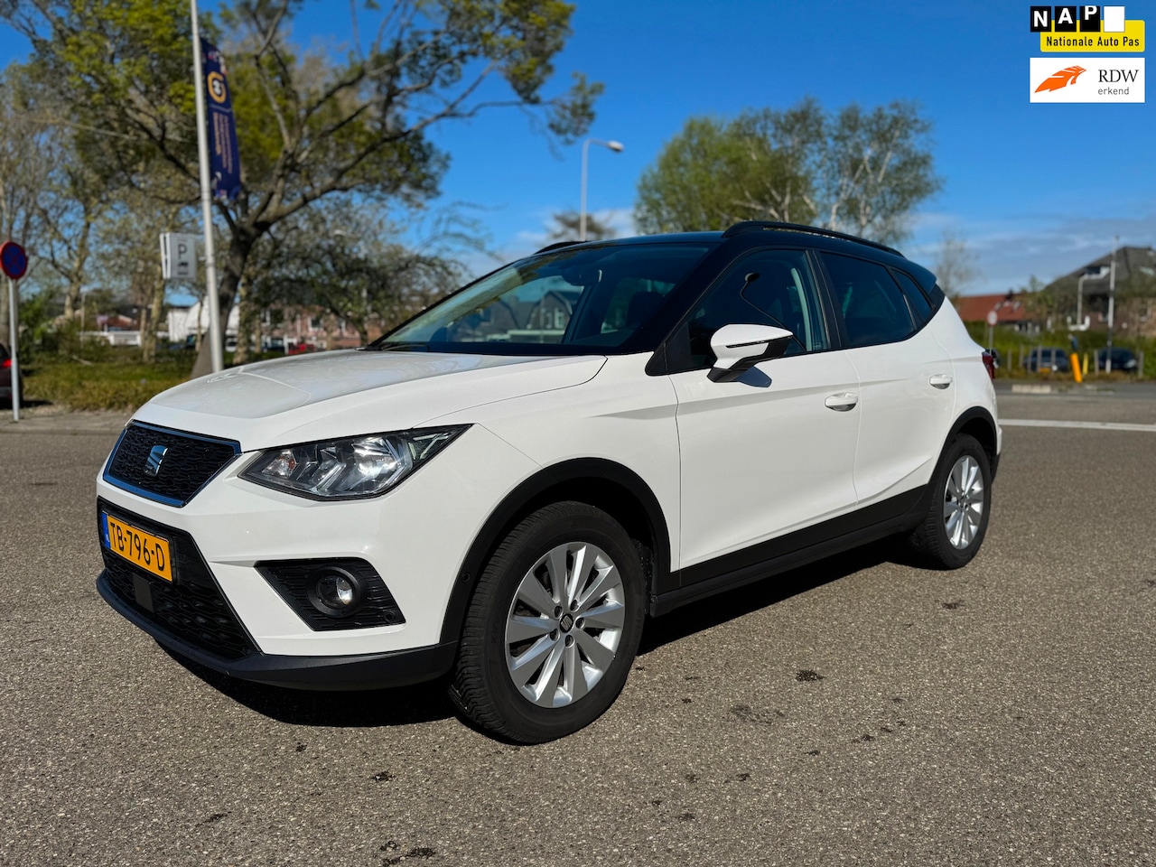 SEAT Arona - 1.0 TSI Style Business Intense / airco / cruise.control / navi / pdc / trekhaak / lmv / ac - AutoWereld.nl