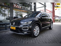 Volkswagen T-Roc - 1.5 TSI 150pk Sport |LED | Panoramadak | Camera | Leder | Virtual cockpit | Navi | Elek. a