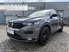 Volkswagen T-Roc - 1.5 TSI Sport Business R | Afneembare Trekhaak | Adaptieve Cruisecontrol | Digitaal Dashbo