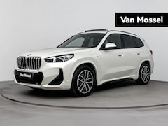 BMW X1 - xDrive25e | M-pakket | PANO | Head-up display | 360 Camera | Lane Assist | Blindspot | Sto