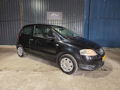 Volkswagen Fox - 1.2 Trendline - LAGE KILOMETERS - RIJD SCHAKELD GOED