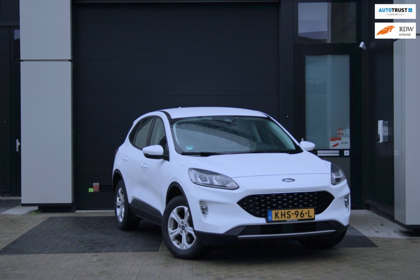 Ford Kuga - 2.5 PHEV - Dealeronderhouden - Carplay - Apk 2028 - 1 Jaar Garantie - AutoWereld.nl