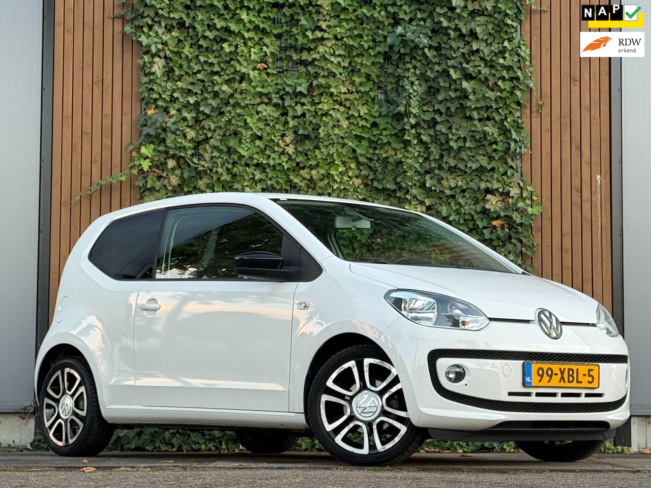Volkswagen Up! - 1.0 high up! BlueMotion|AIRCO - AutoWereld.nl