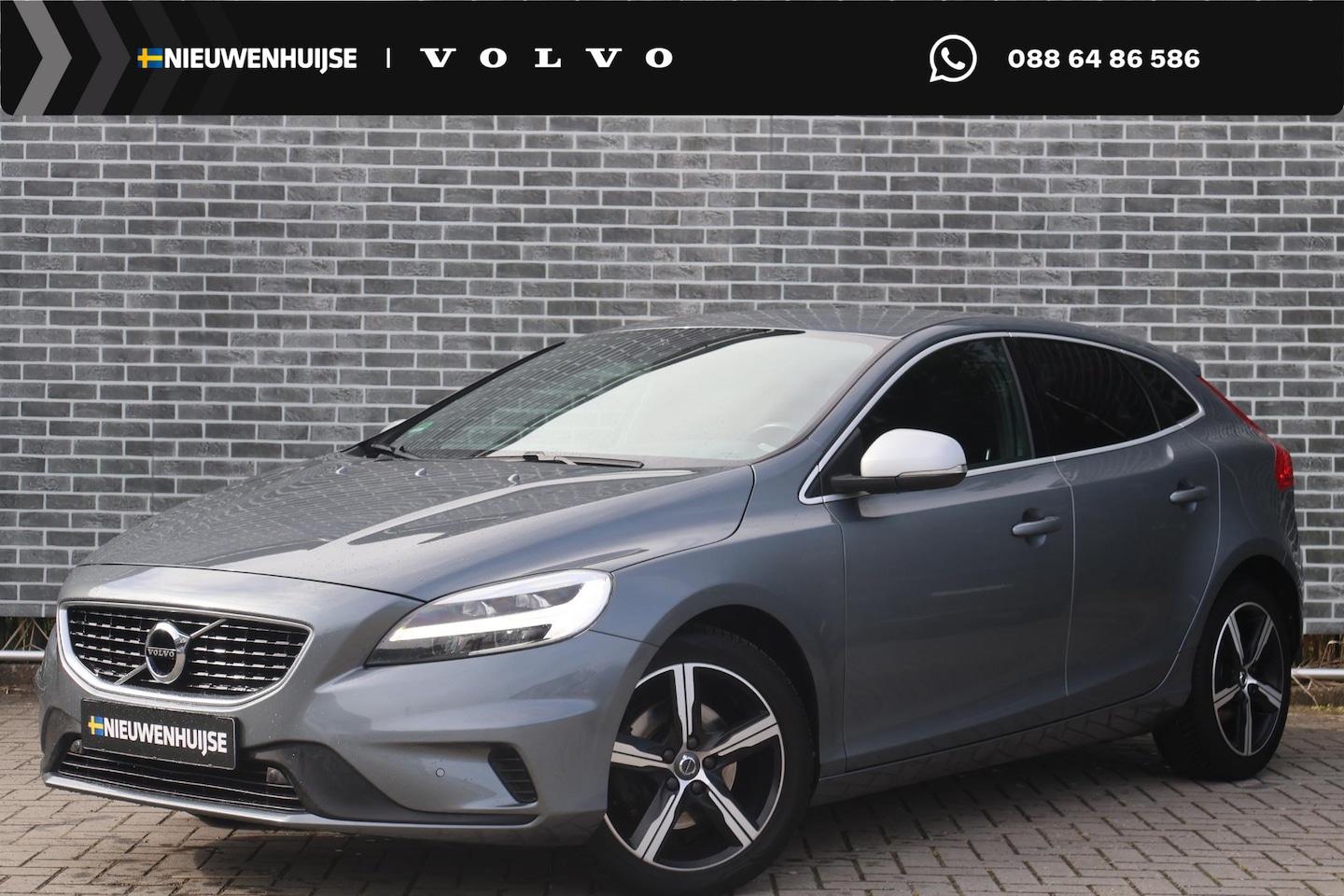 Volvo V40 - 2.0 T2 R-Design | Navigatie | Harman Kardon Audio | Achteruitrijcamera | Parkeersensoren | - AutoWereld.nl