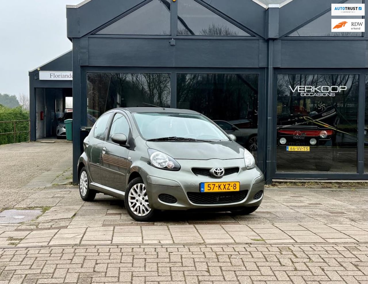 Toyota Aygo - 1.0-12V Aspiration Green luxe Uitvoering AUTOMAAT - AutoWereld.nl