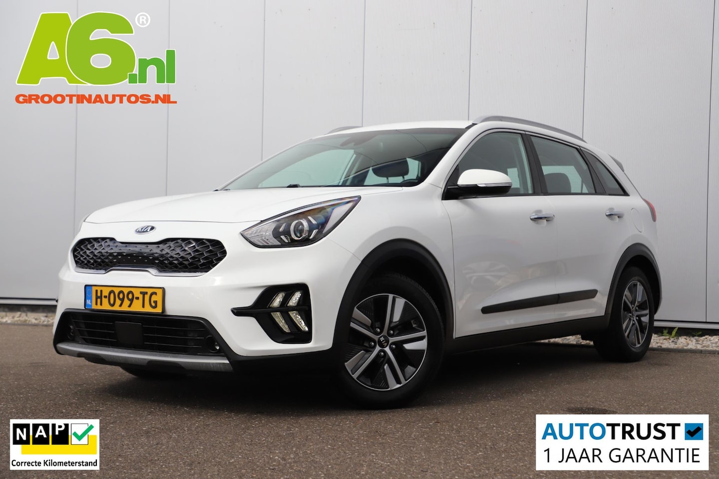 Kia Niro - 1.6 GDi Hybrid DynamicLine Navigatie Achteruitrijcamera Half Leder Carplay Adaptive Cruise - AutoWereld.nl