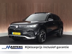 Volkswagen Tiguan - 1.5 272pk eHybrid R-Line Edition Trekhaak Camera Keyless Massage Virtual Cockpit Panoramad