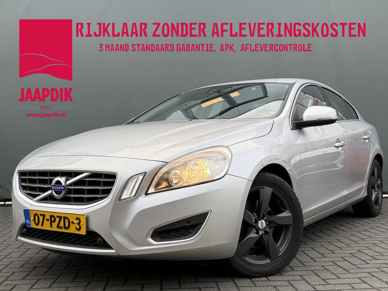 Volvo S60 - BWJ 2011 1.6 180 PK T4 Momentum AUTOMAAT / TREKHAAK / CRUISE / CLIMA / NAVI / PARKEERSENSO - AutoWereld.nl