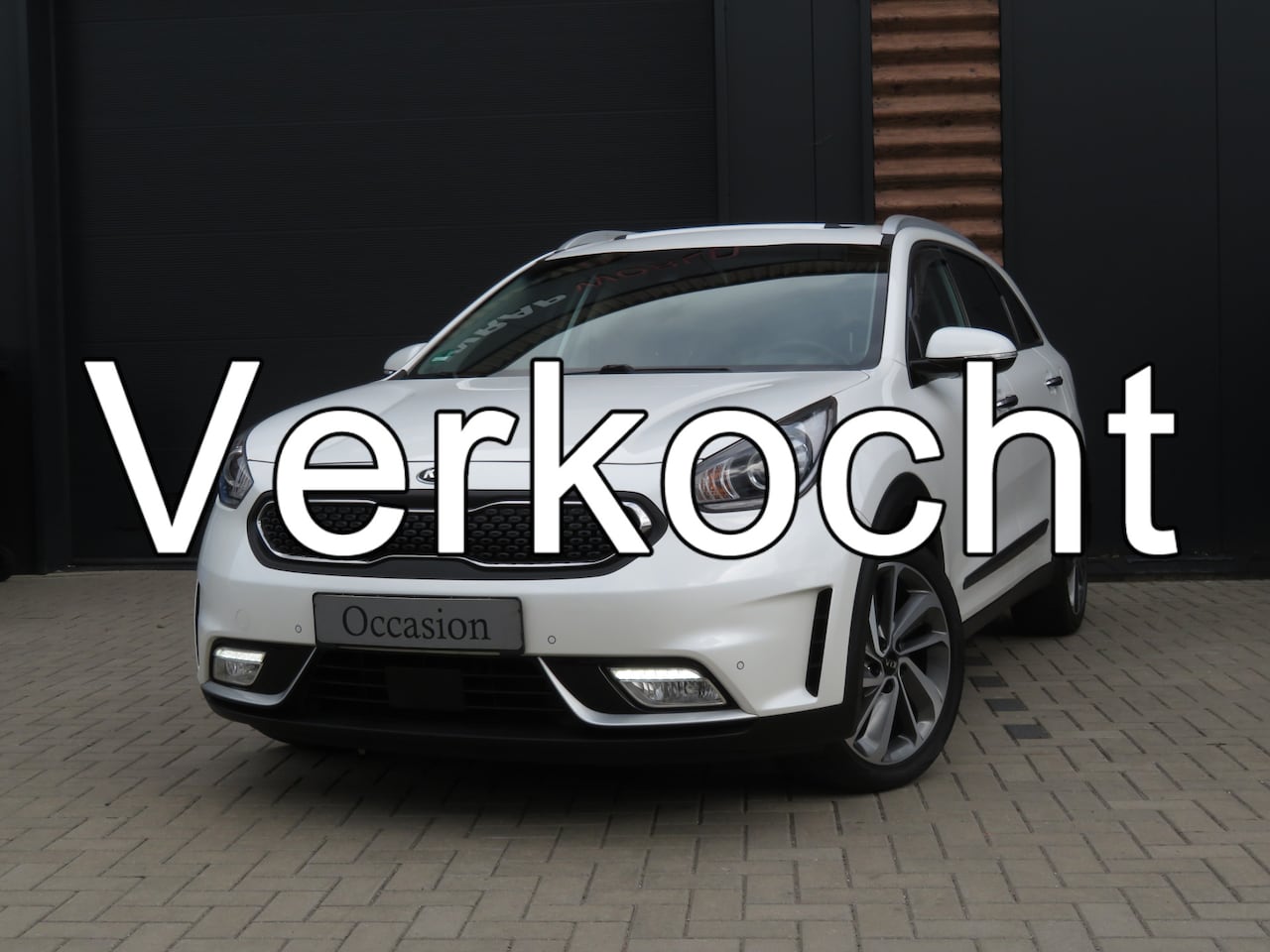Kia Niro - 1.6 GDi Hybrid ExecutiveLine 1e Eigenaar Airco ACC Cr-Control CarPlay Schuifdak - AutoWereld.nl