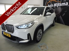 BMW iX1 - xDrive30 Launch Edition 67 kWh SOH 93.9% Camera | LED | LMV 17" | Keyless | NL auto | 1e e
