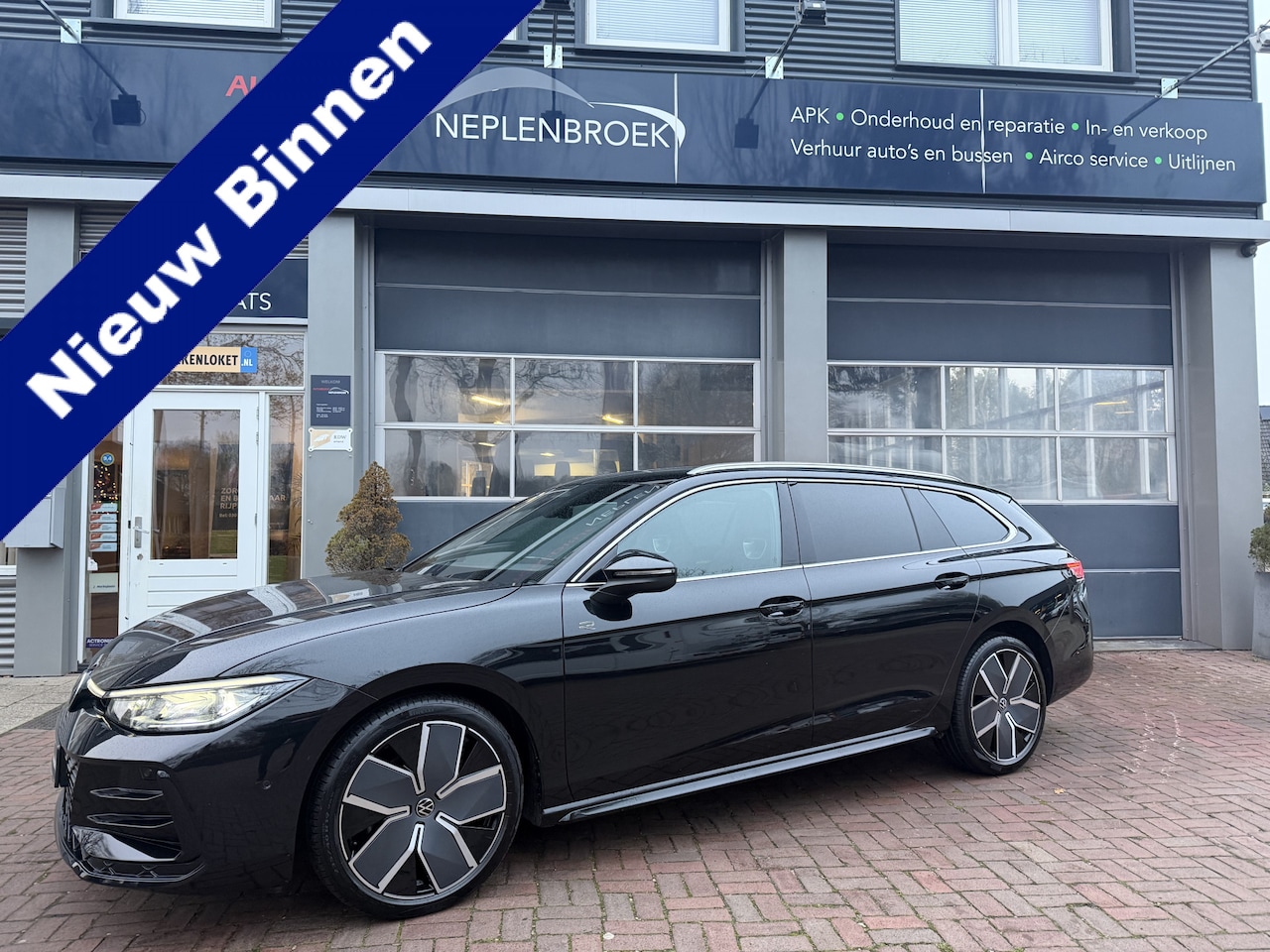 Volkswagen Passat Variant - 1.5 eTSI R-Line Edition 150pk | Pano | IQ.Light | ACC | Ergo active + massage - AutoWereld.nl
