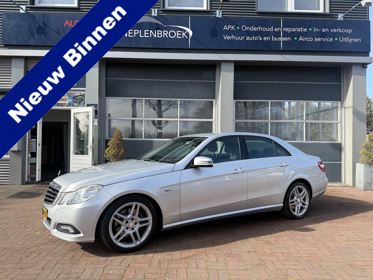 Mercedes-Benz E-klasse - 350 CGI V6 Avantgarde AMG Bj 2010 Km 228.000 Navi,Trekhaak,18Inch,Clima - AutoWereld.nl