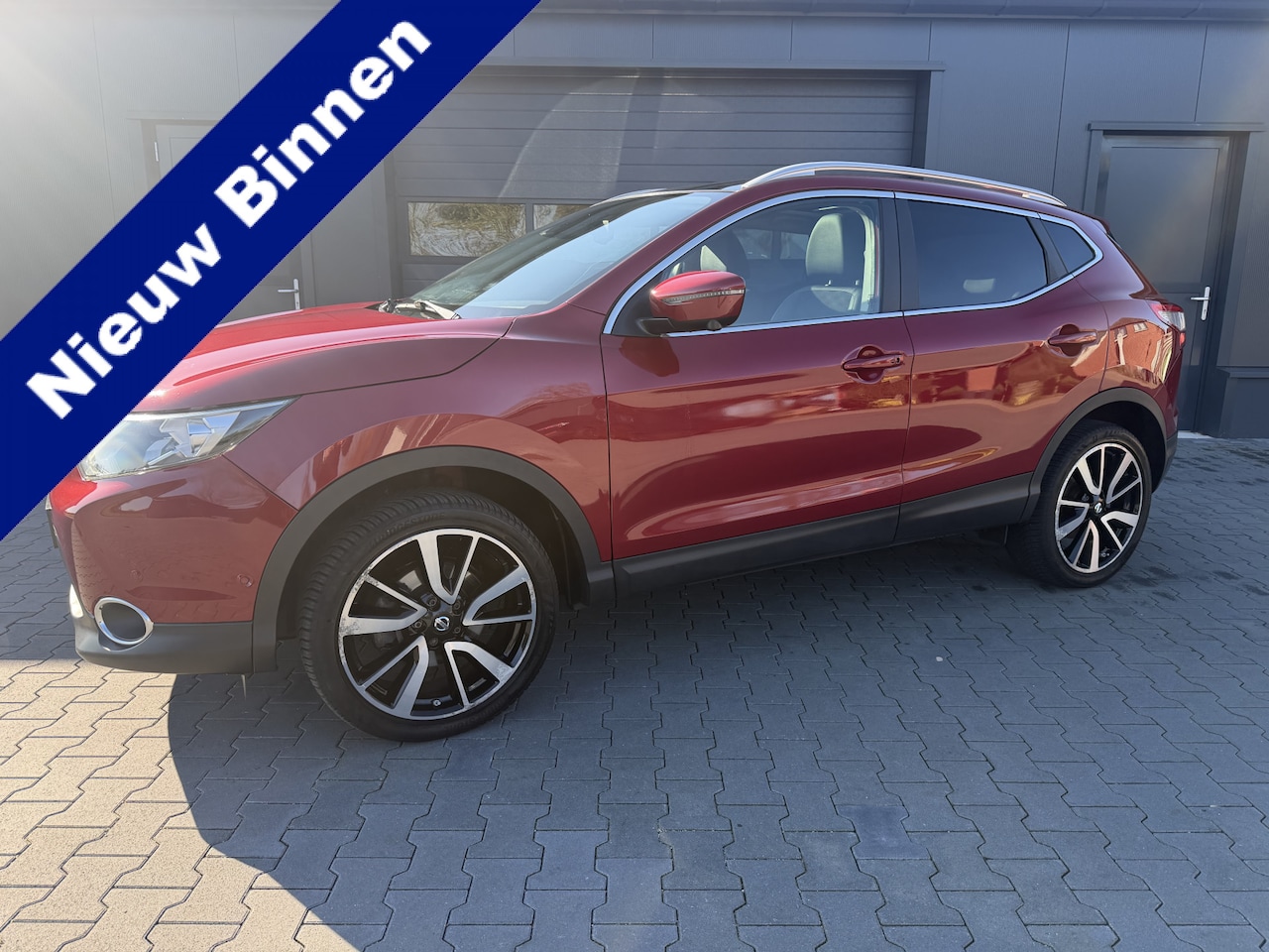 Nissan Qashqai - 1.2 Connect Edition Automaat,360 camera,Trekhaak,Panodak,Pdc Hoge Zit Bj 2015 Km 121.000 N - AutoWereld.nl