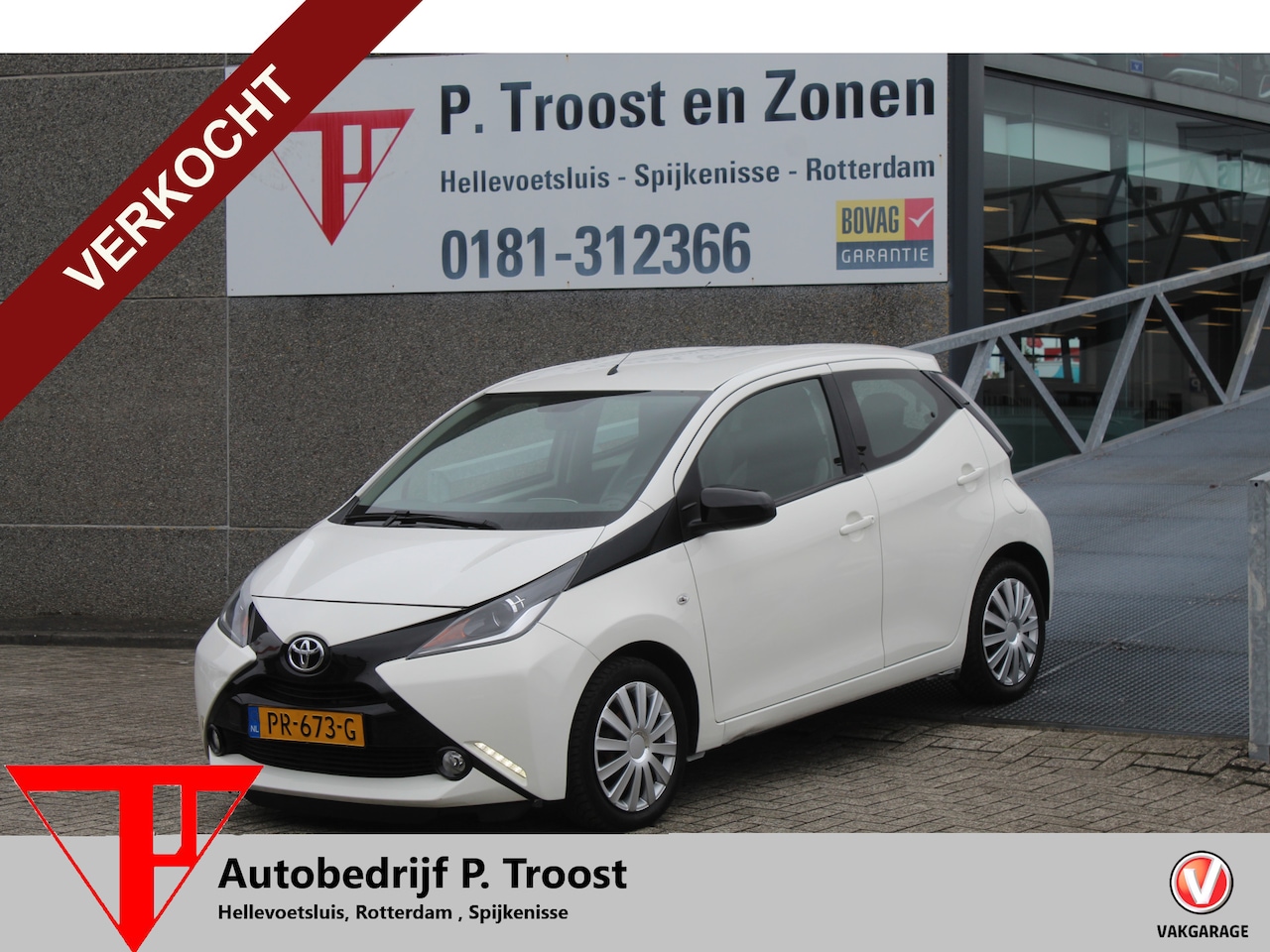 Toyota Aygo - 1.0 VVT-i x-play Navigatie/Airco/Achteruitrijcamera/Toerenteller/Elektrische ramen/Elektri - AutoWereld.nl