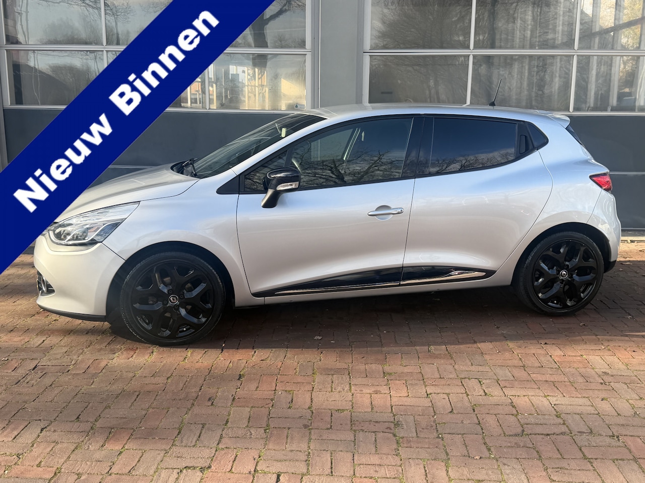 Renault Clio - 0.9 TCe Expression Airco,16Inch,Clima,Navi Bj 2013 Dealer onderhouden - AutoWereld.nl