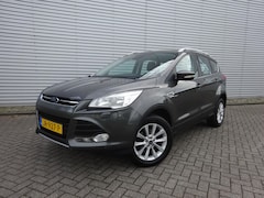 Ford Kuga - 1.5 Titanium Climate / Navi / Cruise / Camera / Parkeers. / Stoelverw. / Lm velgen / NAP
