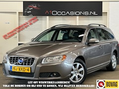 Volvo V70 - 2.0T Summum + AUTOMAAT + LEDER