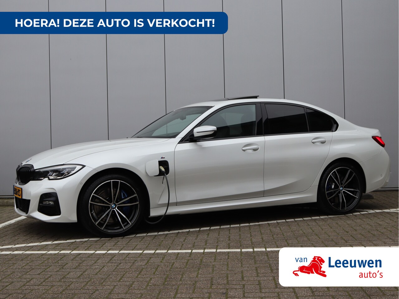 BMW 3-serie - 330e M-sport | Schuifdak | Leder | Laser | 88,6% SOH | Org. NL - AutoWereld.nl