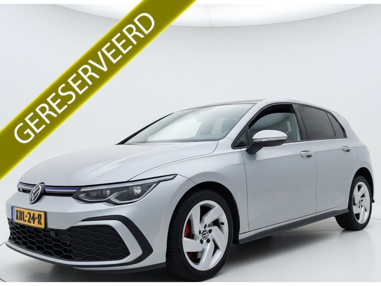 Volkswagen Golf - GTE 245PK DSG HYBRID SPORT CAMERA/NAVI/IQ-LIGHT/HEAD-UP/SFEERVERL. - AutoWereld.nl