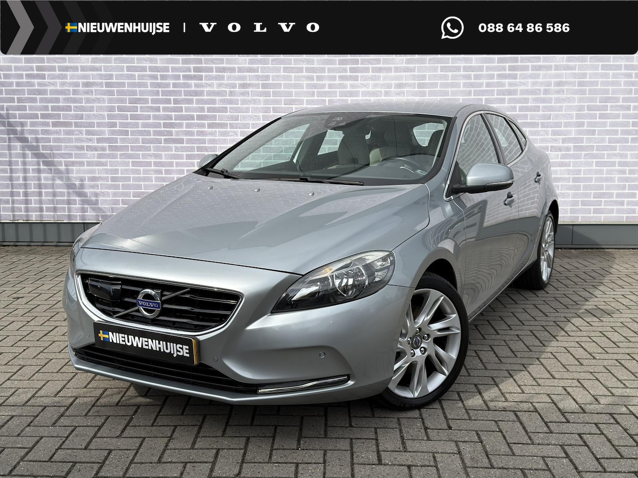 Volvo V40 - 2.0 T5 Summum | Adaptieve Cruise Control | BLIS | Keyless Entry | Driver Alert | Schakelmo - AutoWereld.nl