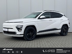 Hyundai Kona - Long Range Pure Edition 64.8 kWh / 500 Voordeel / Black Pack / Stoel- & Stuurverwarming /