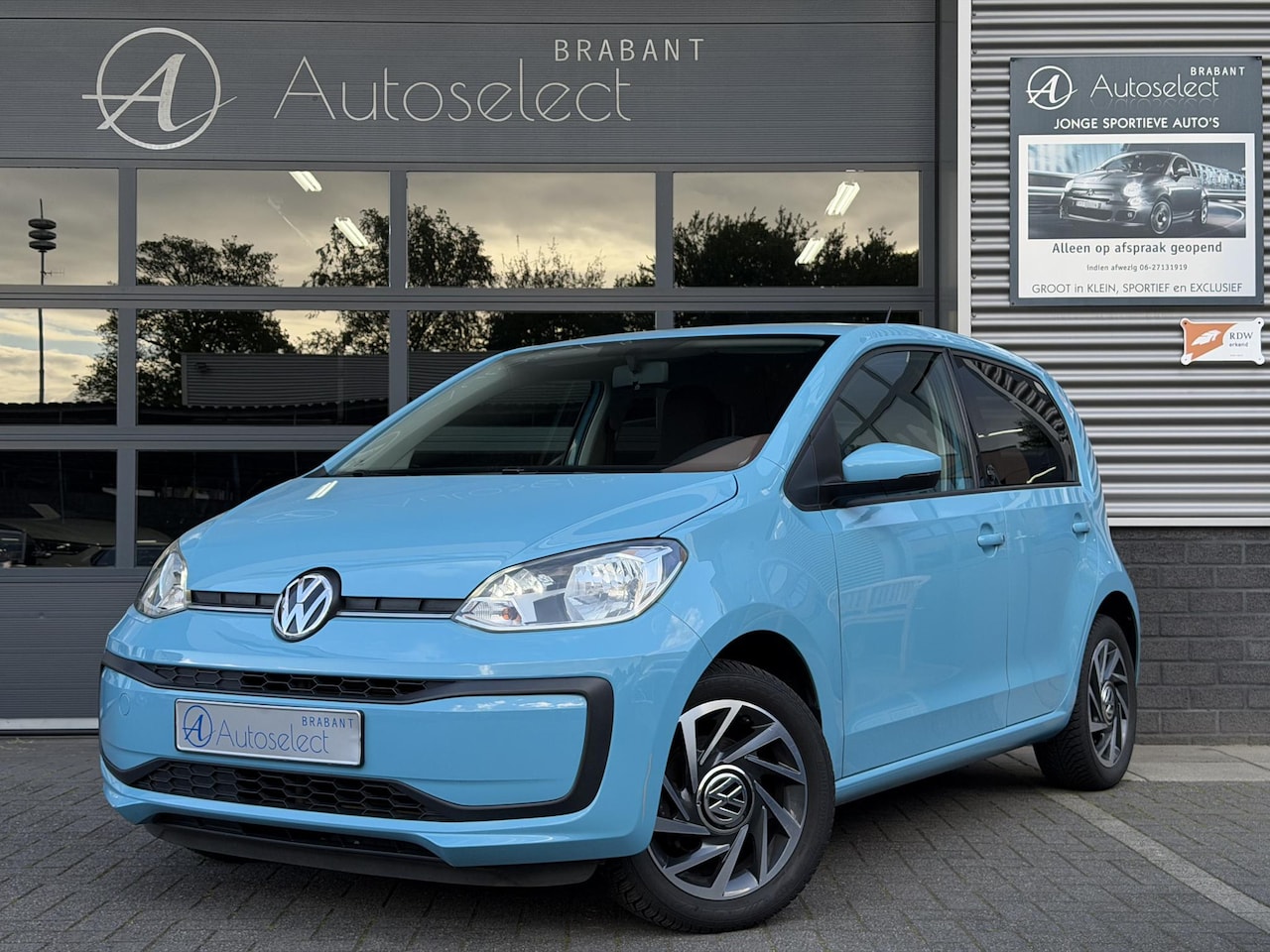 Volkswagen Up! - 1.0 BMT high up! Airco | PDC | 1e eigenaar - AutoWereld.nl