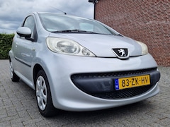 Peugeot 107 - 1.0-12V XS
