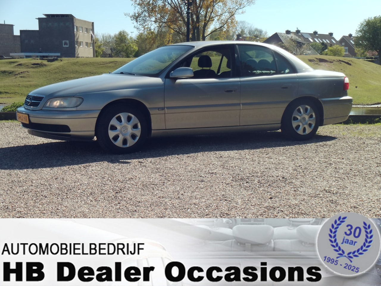 Opel Omega - 2.2i-16V Business Edition - Airco - AutoWereld.nl