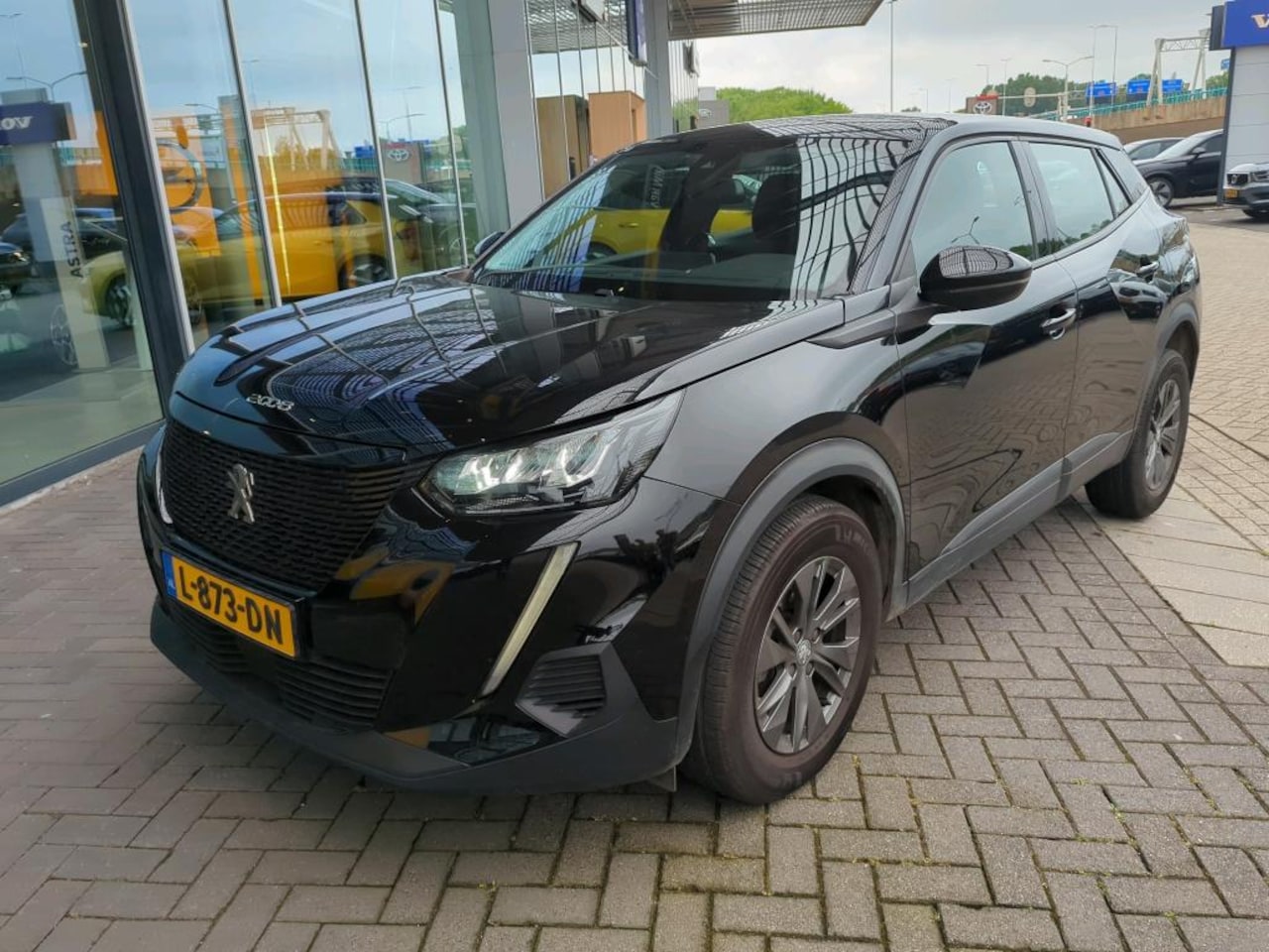Peugeot 2008 - 1.2 PureTech Active Pack | Afn. Trekhaak | Navigatie | Cruise Control | Apple Carplay & An - AutoWereld.nl