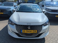 Peugeot e-208 - EV Allure 50 kWh | Navigatie | Achteruitrijcamera | Apple Carplay & Android Auto | Climate