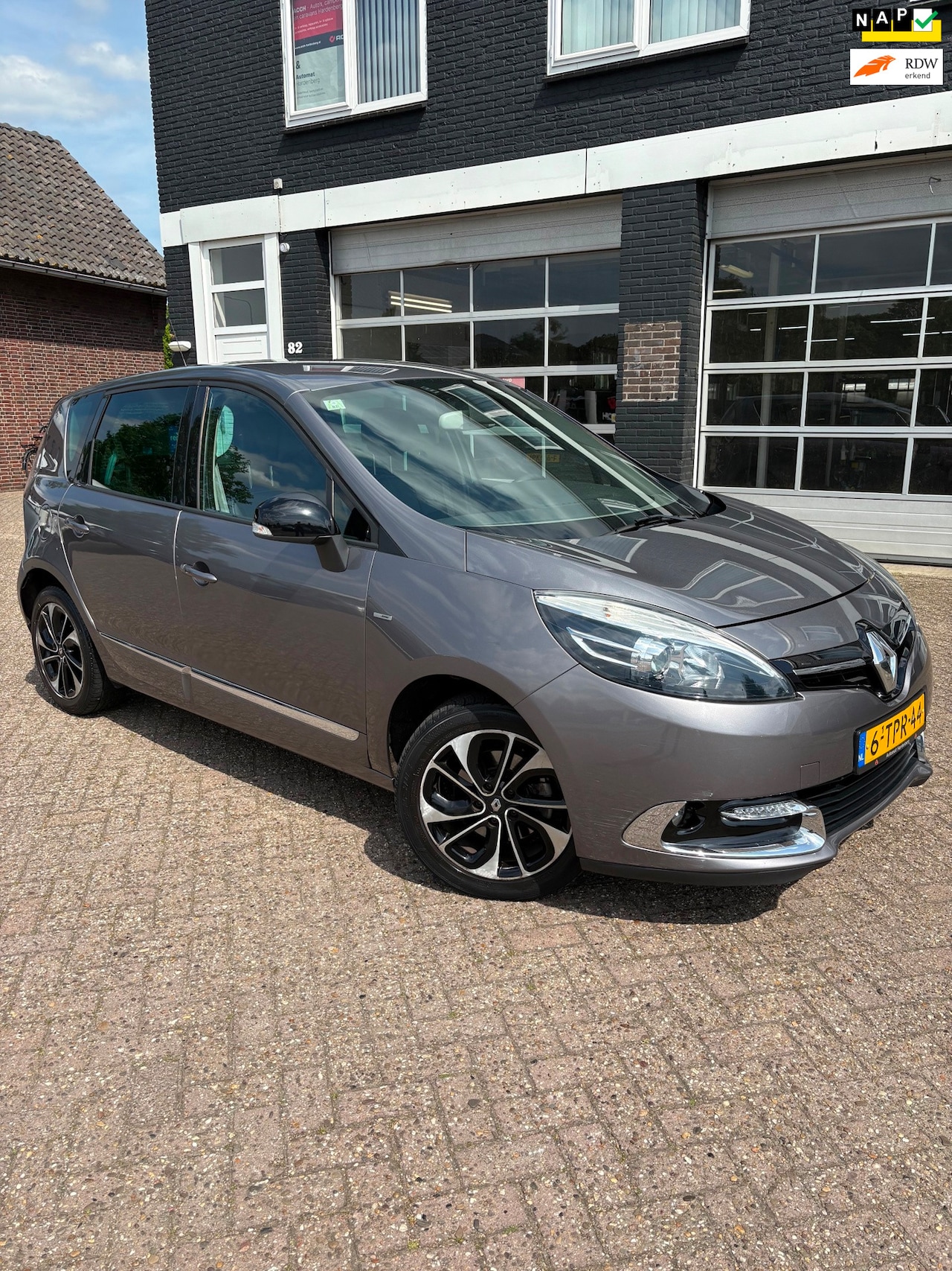 Renault Scénic - 1.5 dCi Bose Automaat Navi stoelverwarming cruise - AutoWereld.nl