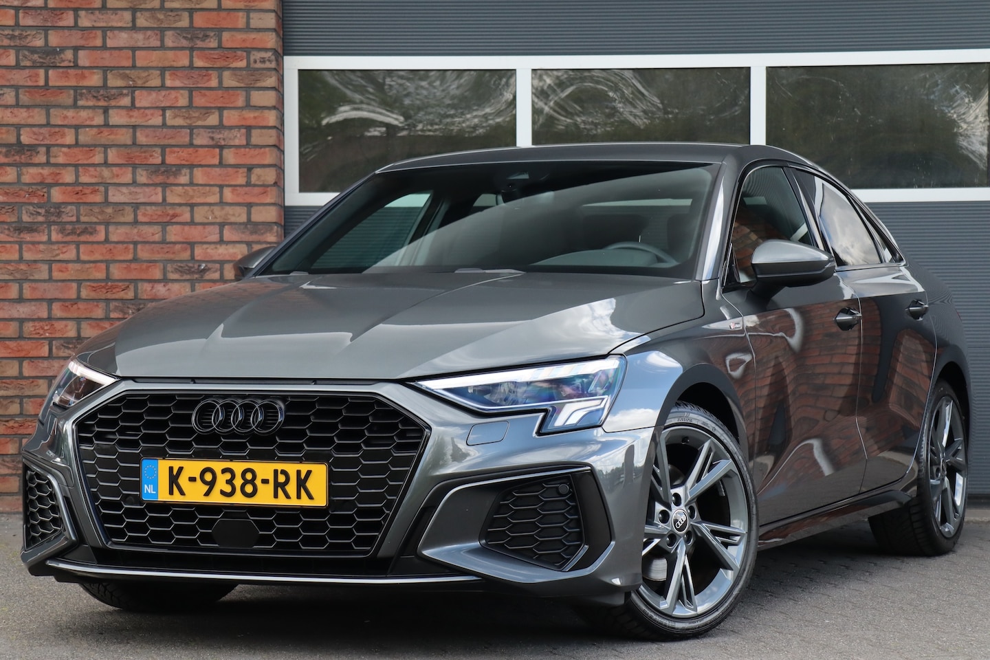 Audi A3 Limousine - 35 TFSI S edition zwart optiek - AutoWereld.nl