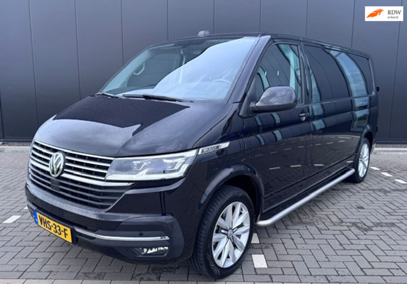 Volkswagen Transporter - 2.0 TDI L2H1 204 PK AUTOMAAT BULLI ACC LEER NAVI TREKHAAK - AutoWereld.nl